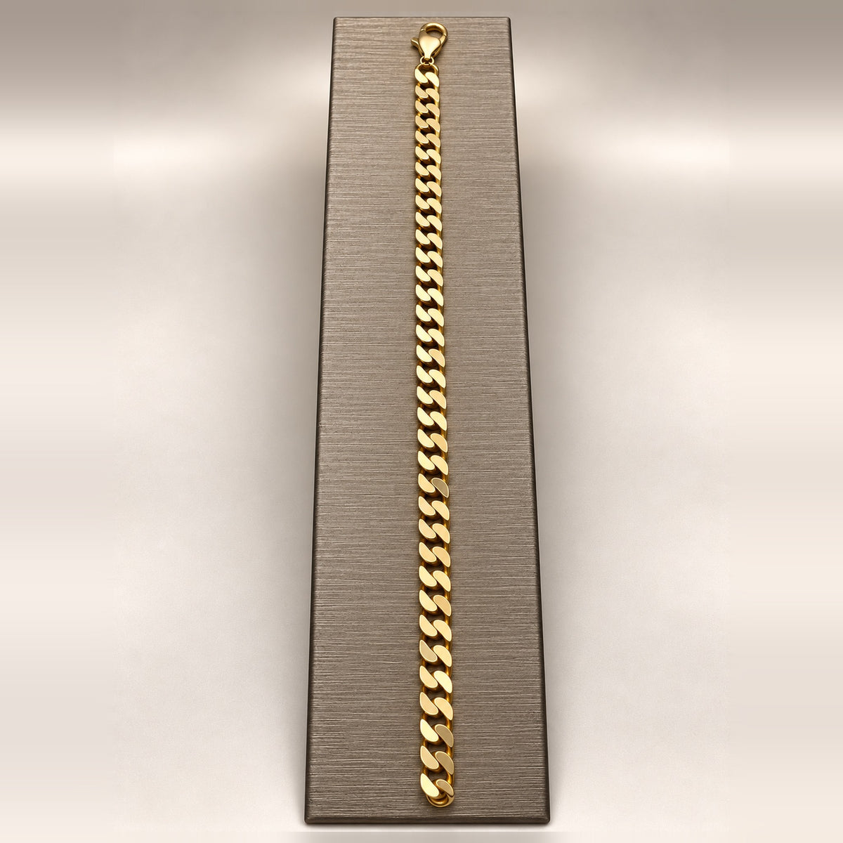 14K Yellow Gold Curb Link Bracelet – 8 in