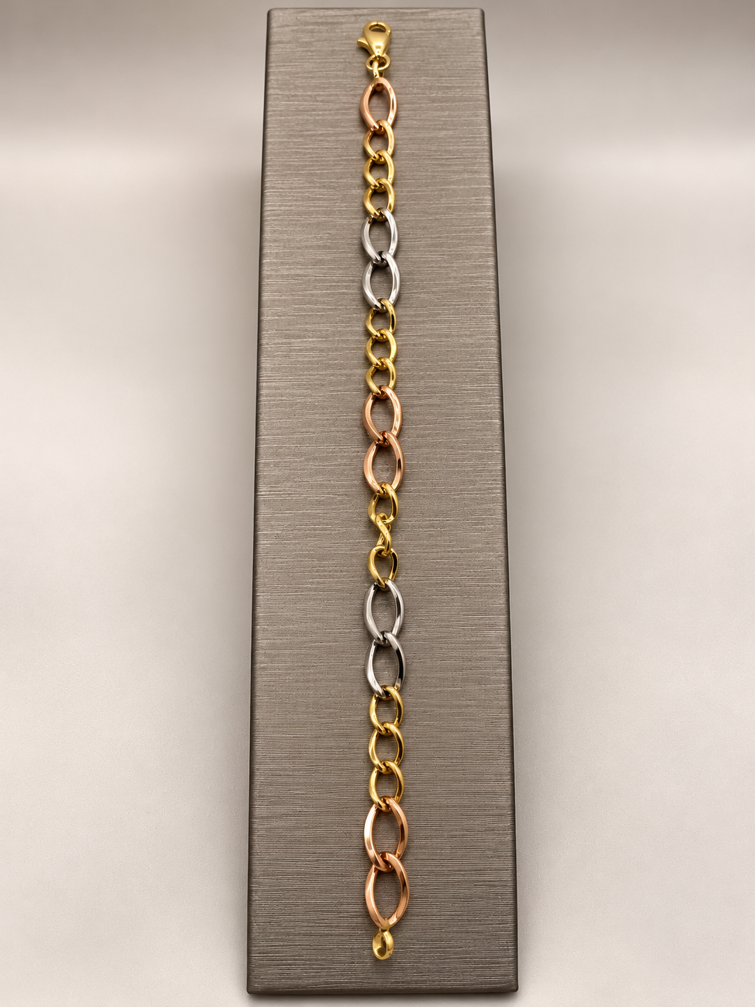 14K Tri-Tone Gold Link Bracelet – 8 in